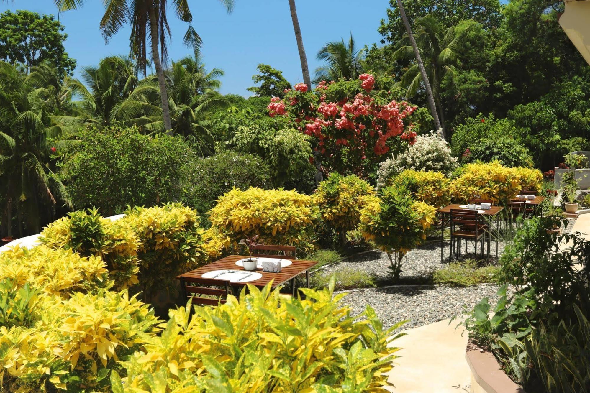 Guindulman Bay Tourist Inn Exteriör bild
